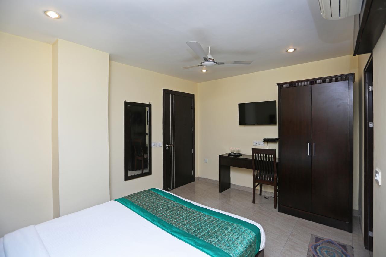 Oyo 714 Hotel De Plaza Új-Delhi Kültér fotó