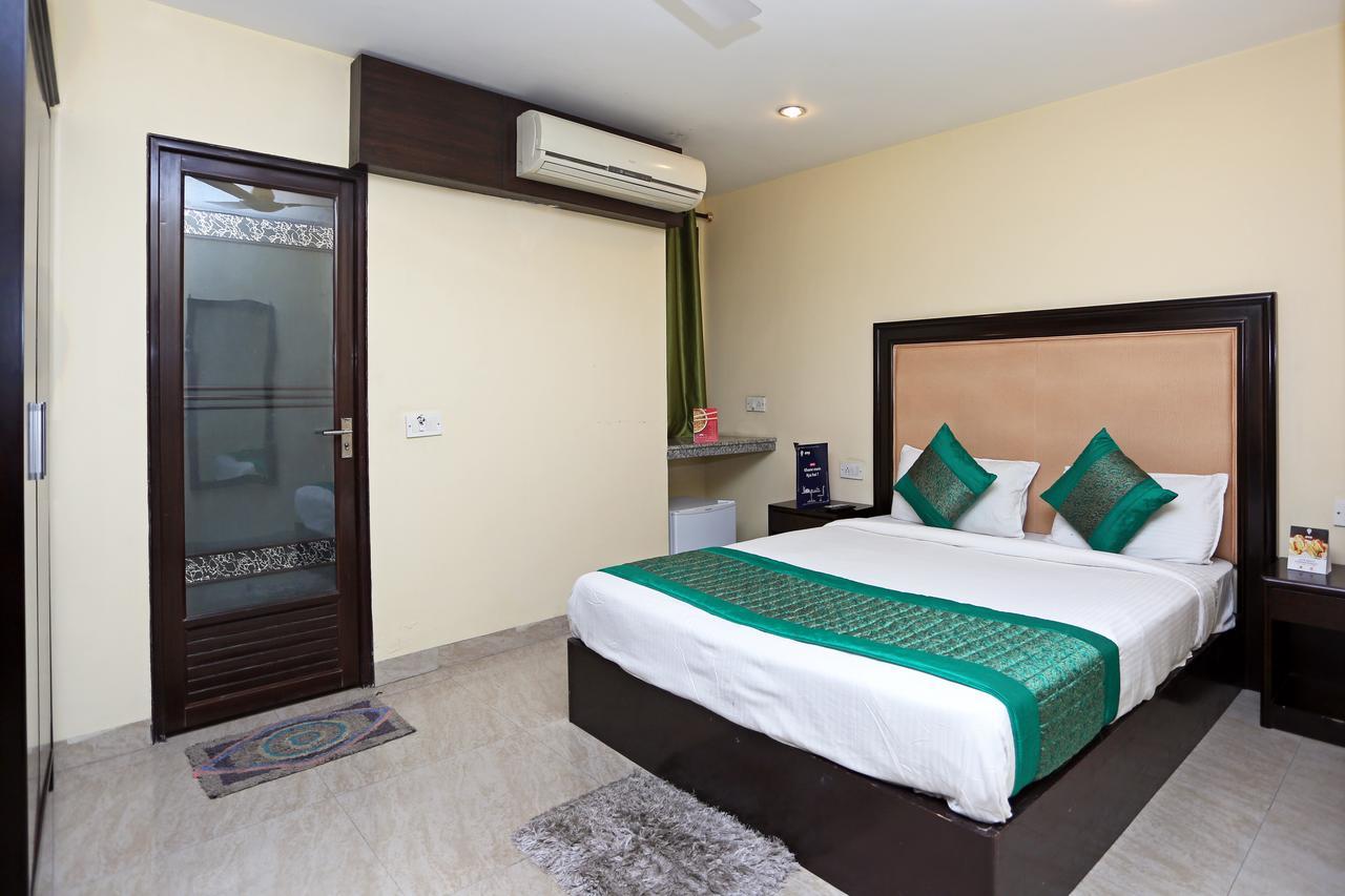 Oyo 714 Hotel De Plaza Új-Delhi Kültér fotó